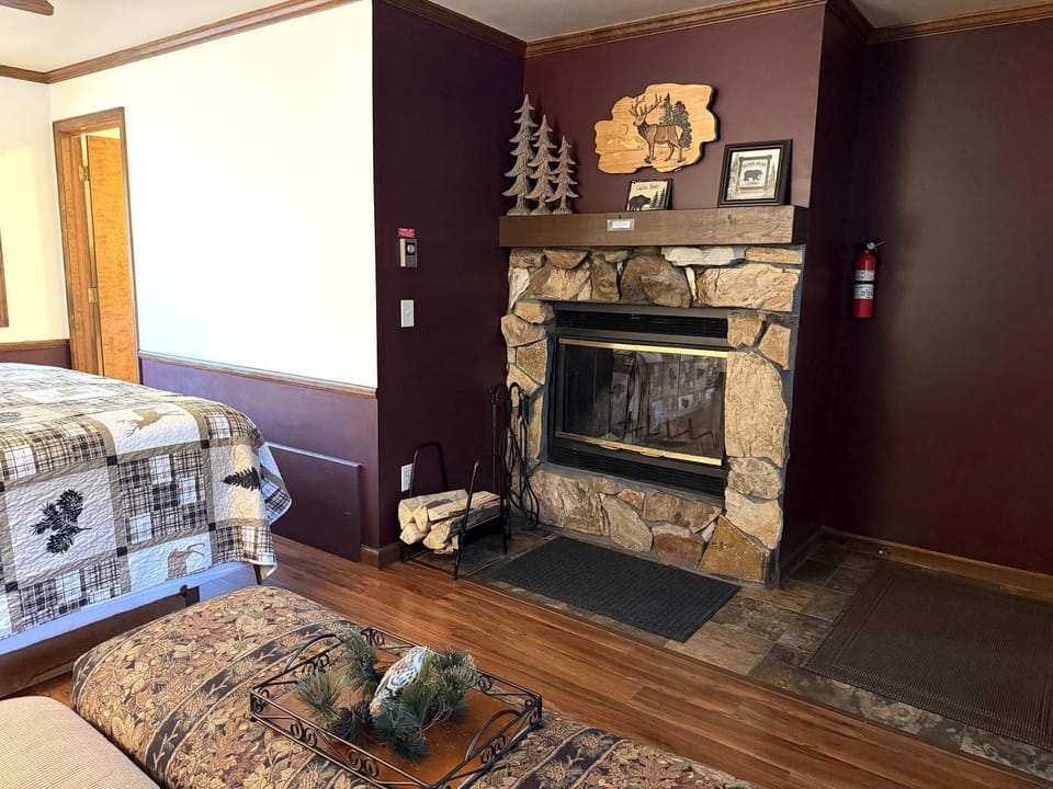 Sunnyside Knoll- 3 studio Apartment in Estes Park