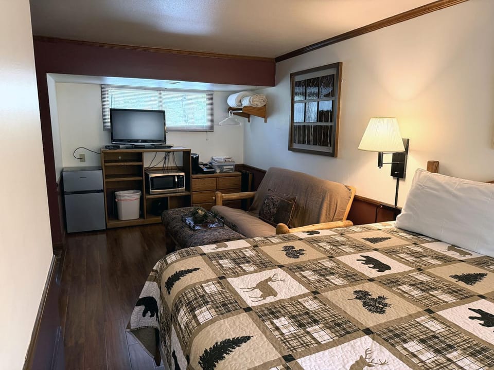 Sunnyside Knoll- 3 studio Apartment in Estes Park