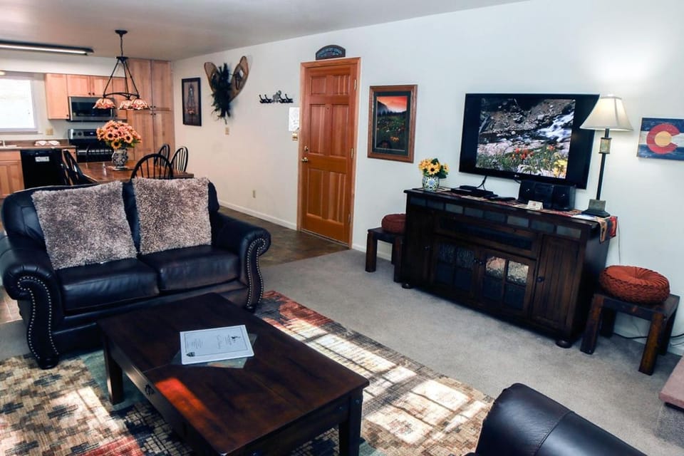 Fawn Valley Inn- 242 Apartment in Estes Park