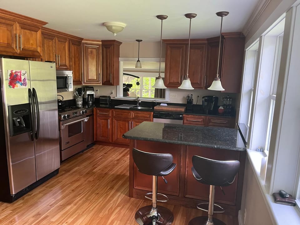 Kitchen or kitchenette, Dining area, dishwasher, oven, stove, toaster