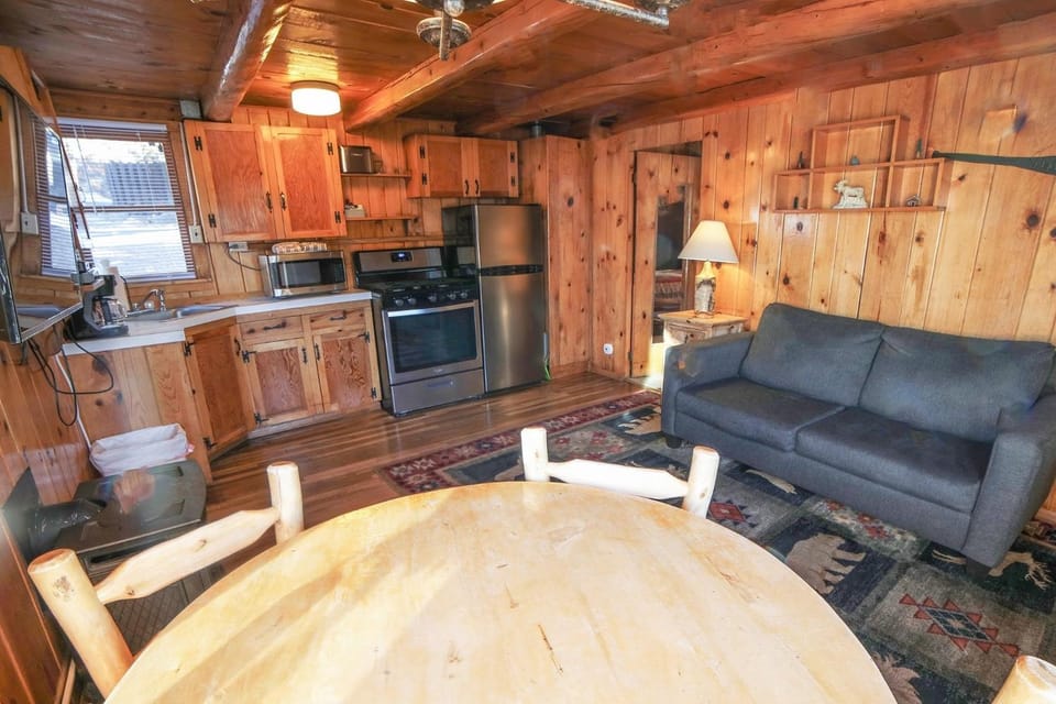 Lazy R Cottages- 3 cabin Cabin in Estes Park