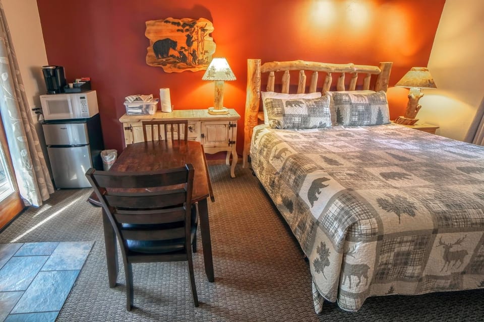 Sunnyside Knoll- 12 apts Apartment in Estes Park
