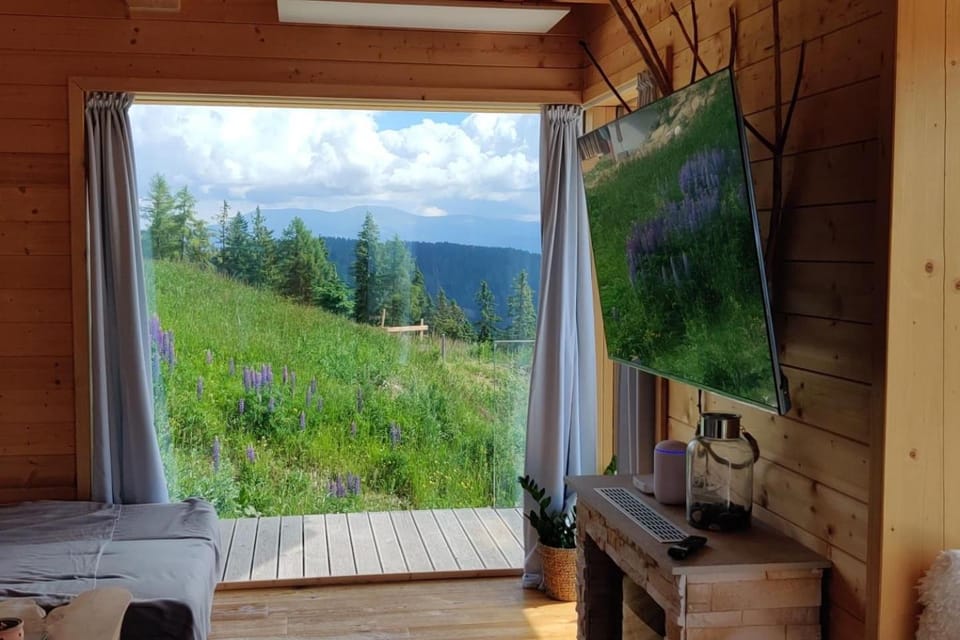 Day, Natural landscape, TV and multimedia