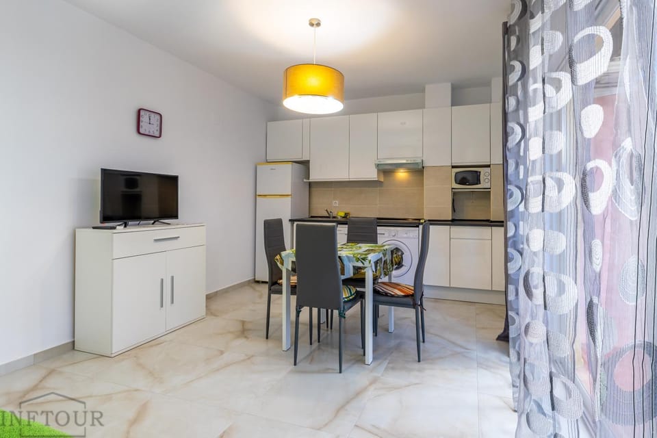 Communal lounge/ TV room, TV and multimedia, Kitchen or kitchenette, Living room, Dining area