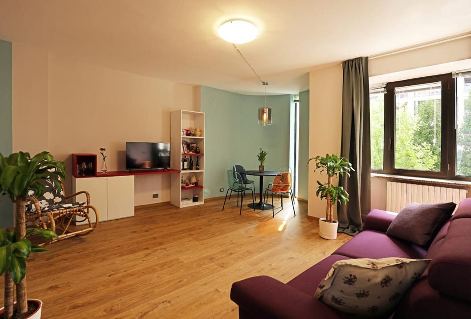TV and multimedia, Seating area
