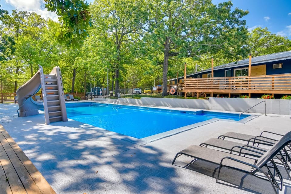 Tranquil Kimberling City Getaway w/ Community Pool House in Kimberling City