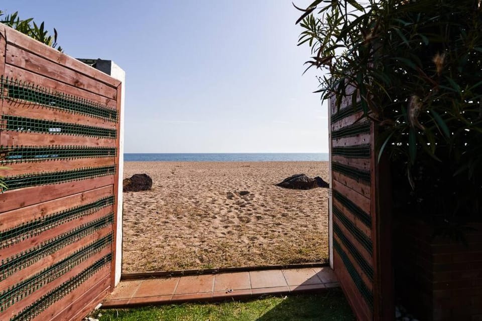 CASA MOOREA House in Maresme