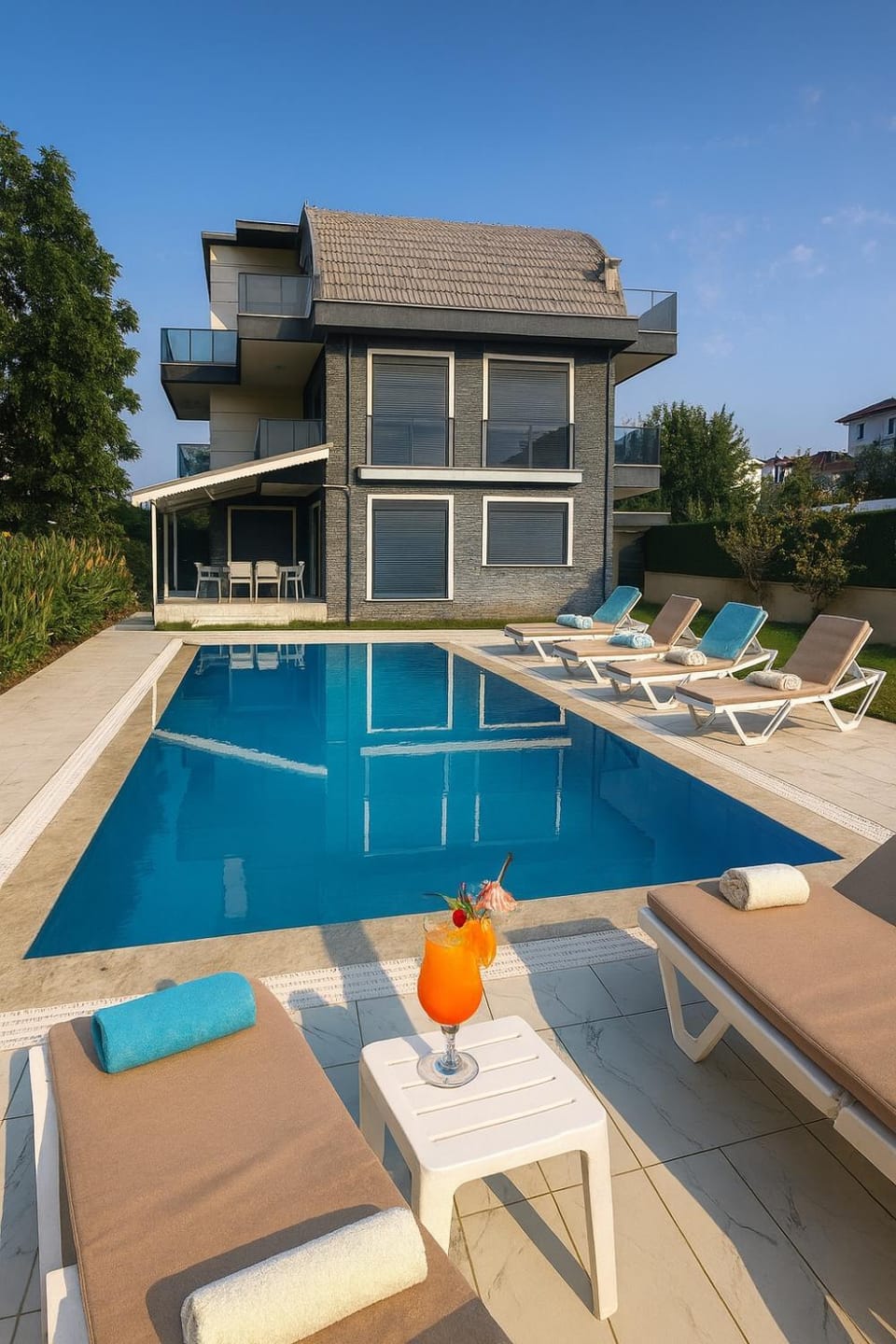Property building, Day, Balcony/Terrace, Pool view, Swimming pool