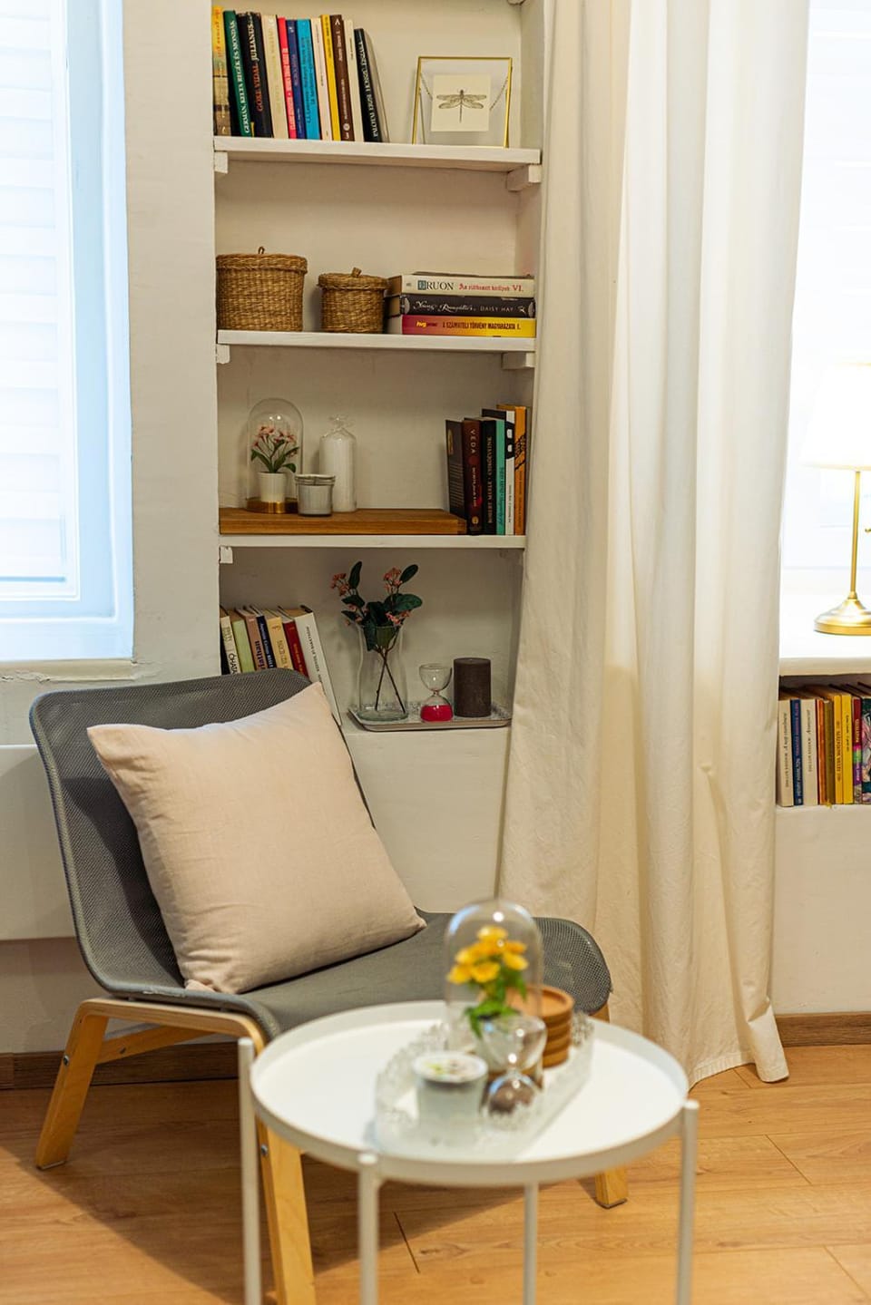 Library, Living room, Seating area