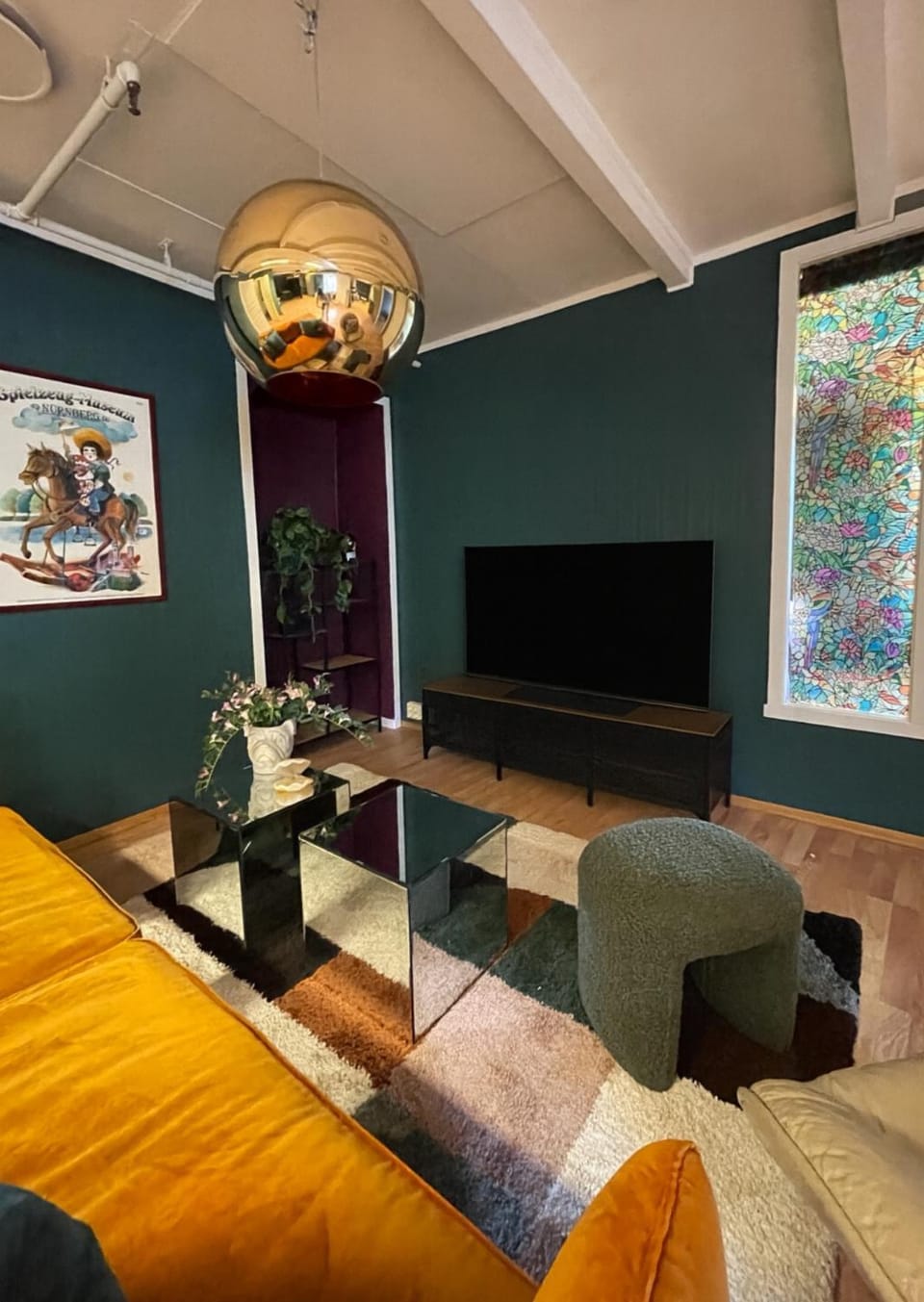 Communal lounge/ TV room, TV and multimedia, Living room, Seating area