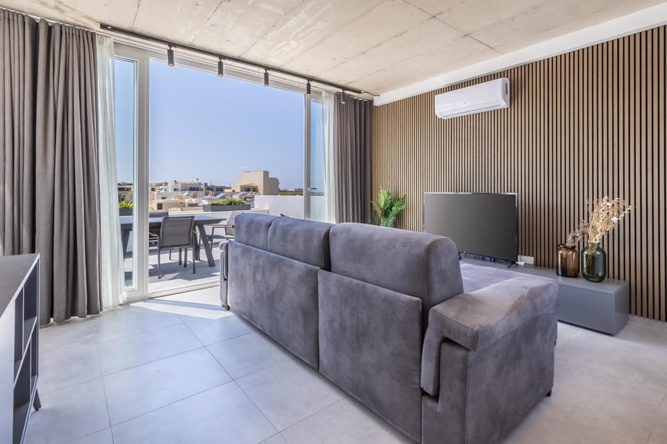 Heated Private Jacuzzi Penthouse Breathtaking Seaview Apartment in Malta