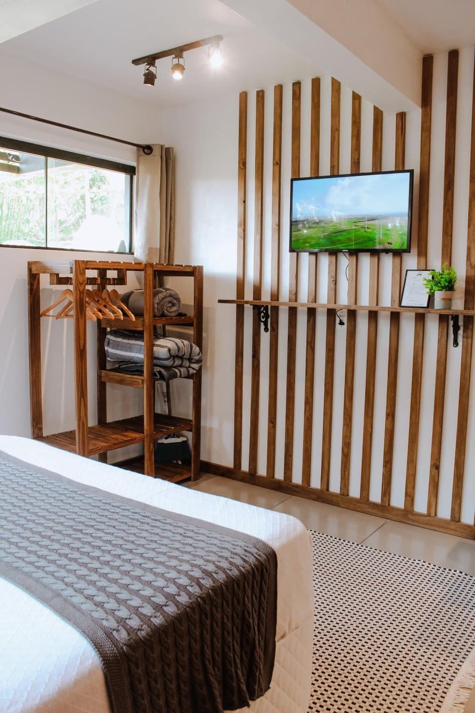 Communal lounge/ TV room, Bed, TV and multimedia, Bedroom