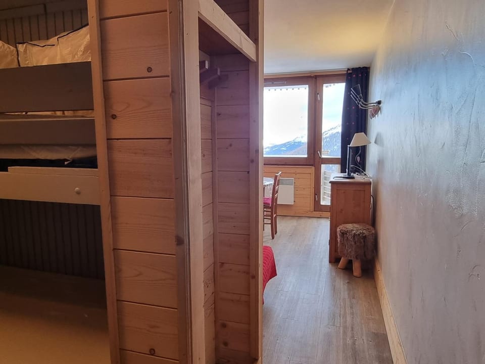 Studio rénové confort 4 pers, Montagne, Pied des pistes - FR-1-181-2713 Apartment in Mâcot-la-Plagne