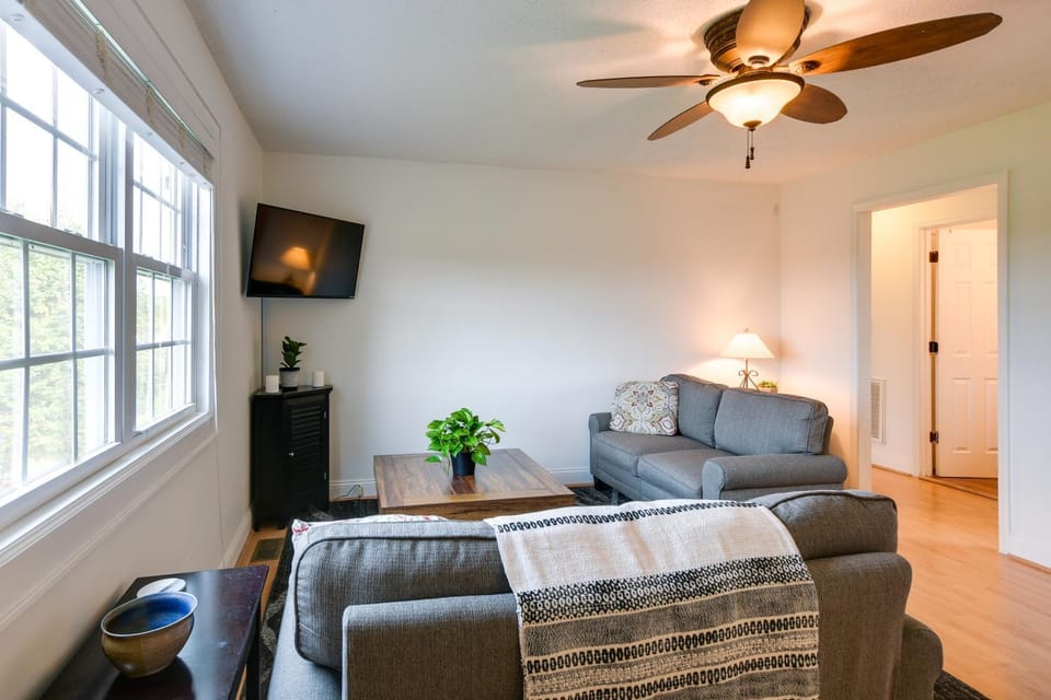 Relax Fireside! Home < 1 Mi to Tryon International House in Tennessee