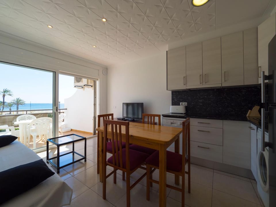 Communal lounge/ TV room, TV and multimedia, Balcony/Terrace, Kitchen or kitchenette, Living room, Lounge or bar, Seating area, Dining area, On site, Sea view