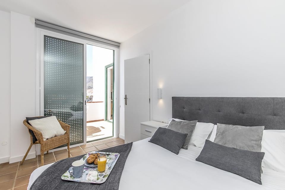 EDEN RENTALS Oceanfront Hideaway Apartment in Canary Islands
