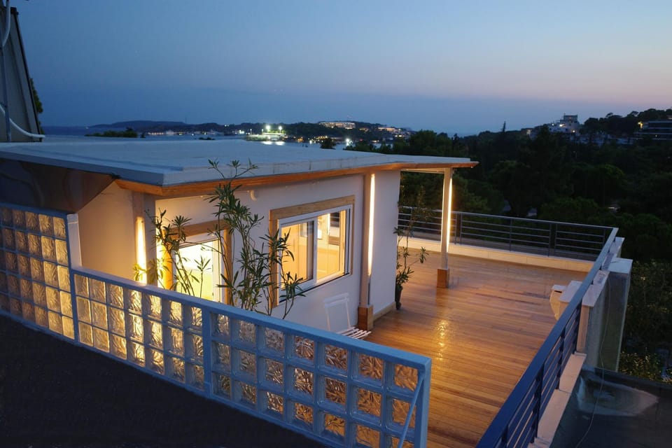 Property building, Night, Natural landscape, Balcony/Terrace, Sea view, Sea view