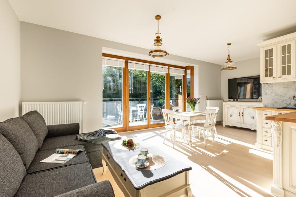 TV and multimedia, Balcony/Terrace, Kitchen or kitchenette, Living room, Seating area, Dining area