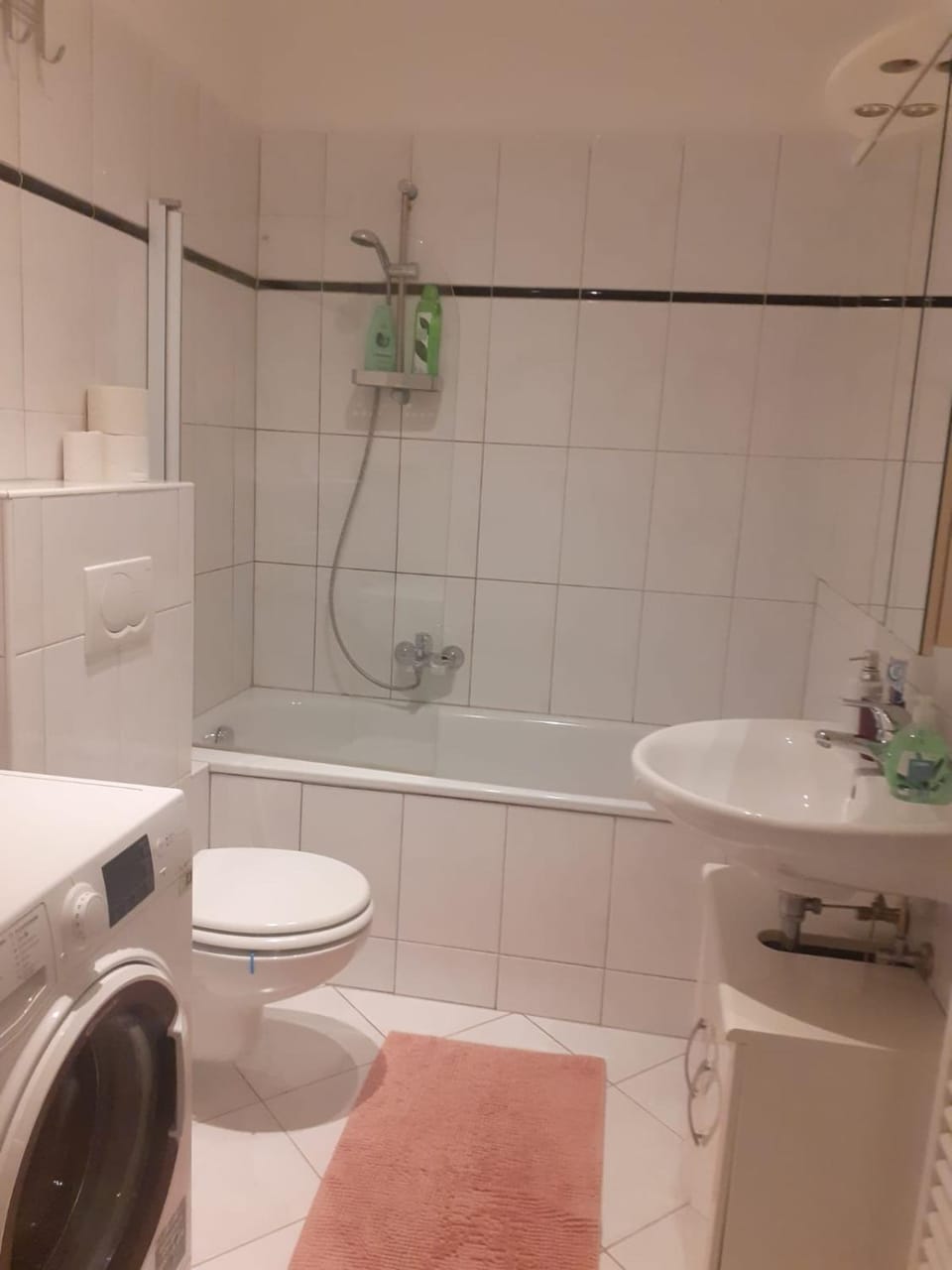 Your Sunny Home Away from Home Apartment in Vienna