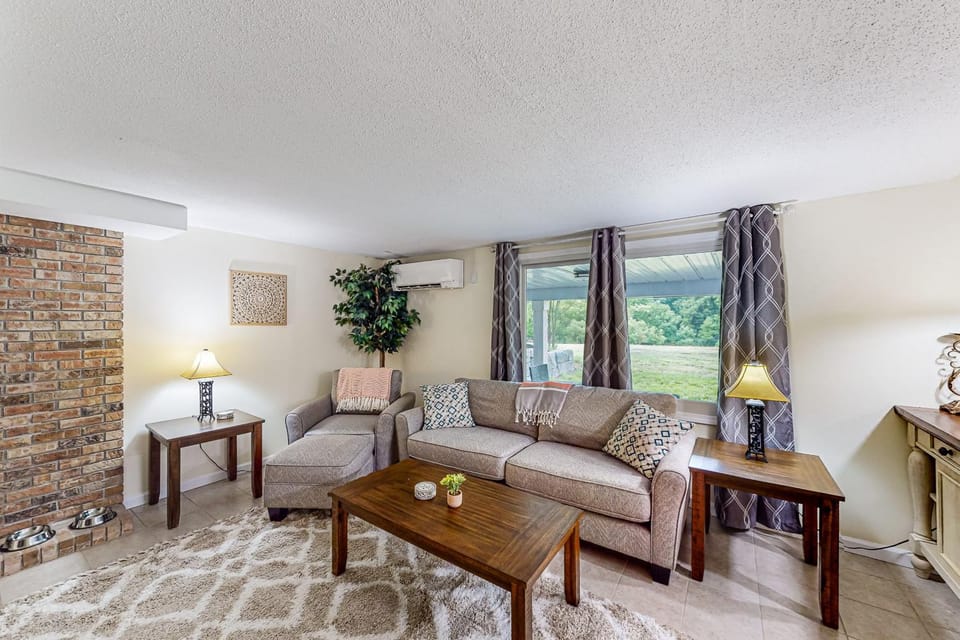 River Access! Couples Retreat on Working Homestead House in Indiana