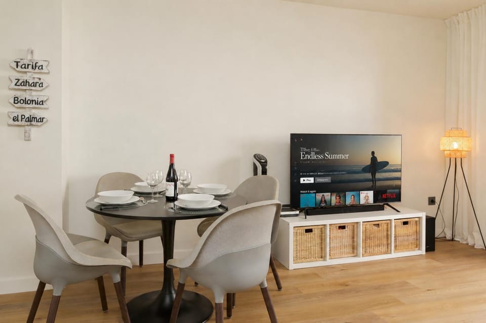 Salty Life · 2BR - Parking - 5min Walk to Beach Apartment in Tarifa