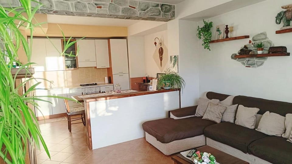 Kitchen or kitchenette, Living room, Dining area