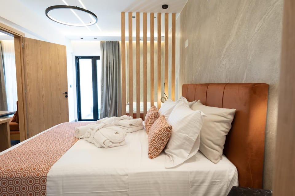 Bedroom, towels