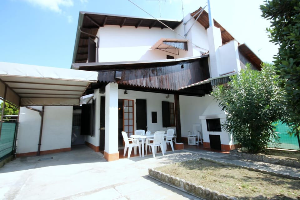 Patio, Facade/entrance