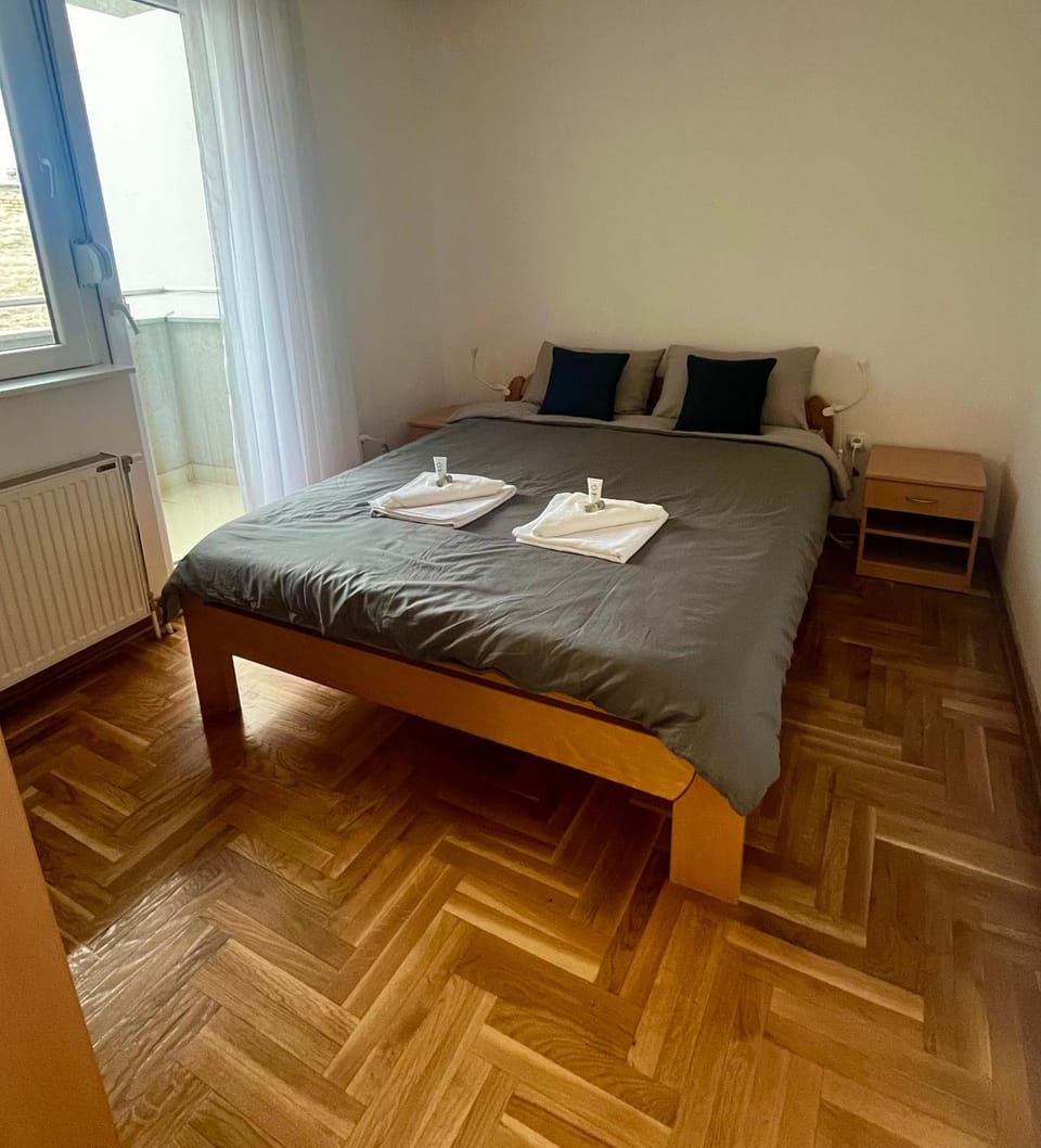Central and bright 2 bedroom, 3 balconies Apartment in Novi Sad