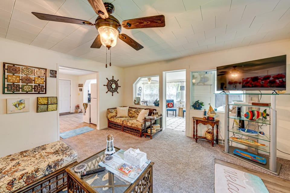 Powers Lake Home w/ Patio - 9 Mi to Lake Geneva! House in Powers Lake