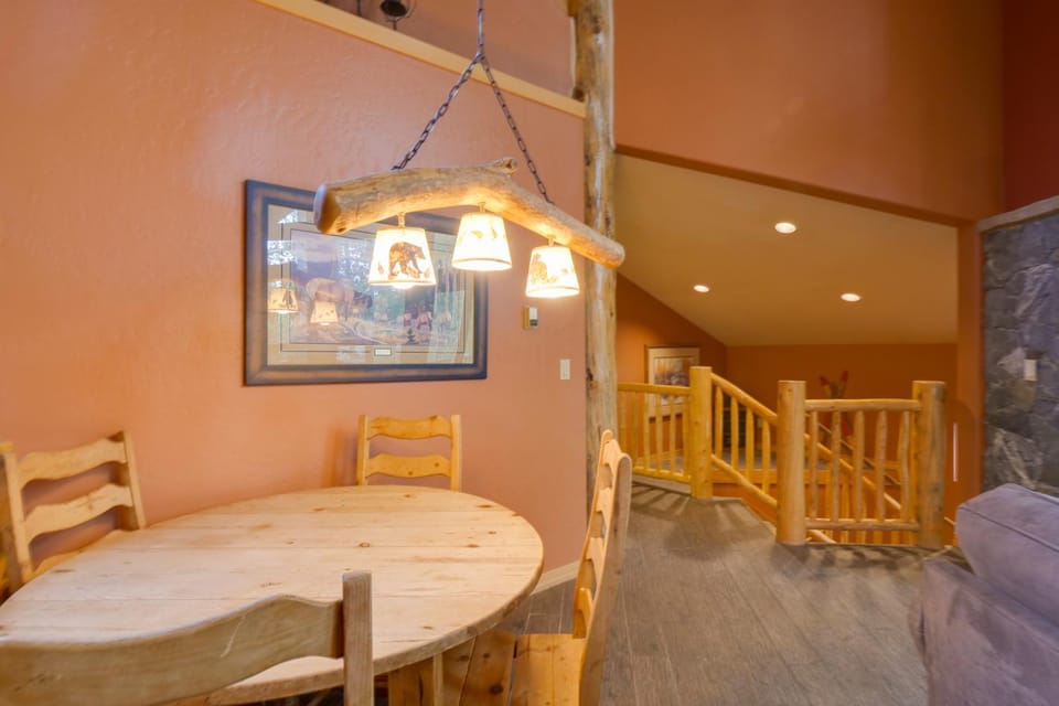 Hot Tub & Ski Shuttle: Rustic Breckenridge Retreat House in Breckenridge