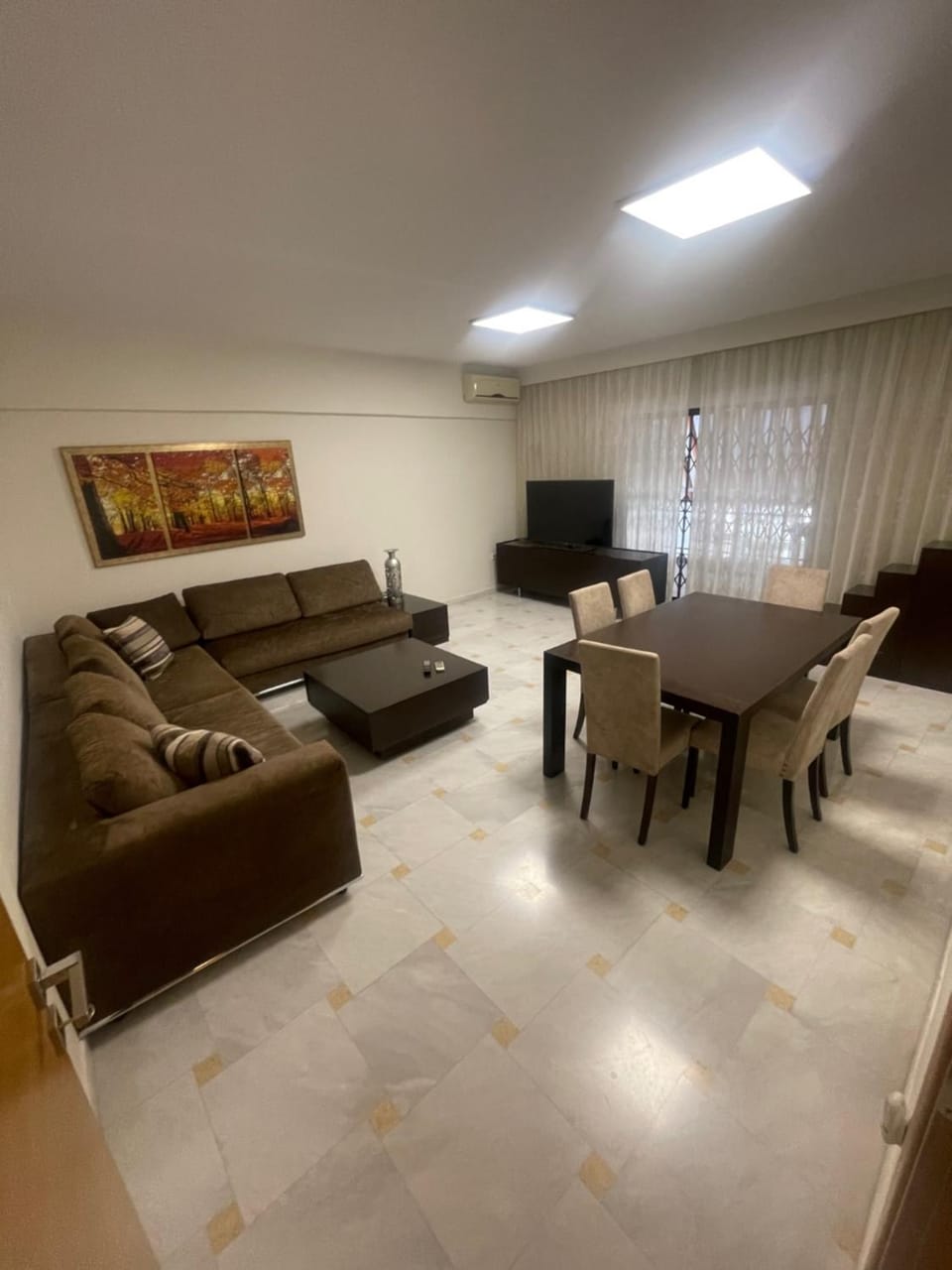 TV and multimedia, Living room, Seating area, Dining area
