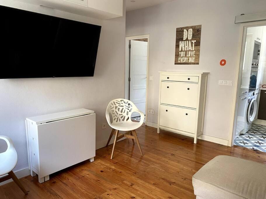 TV and multimedia, Living room, Seating area