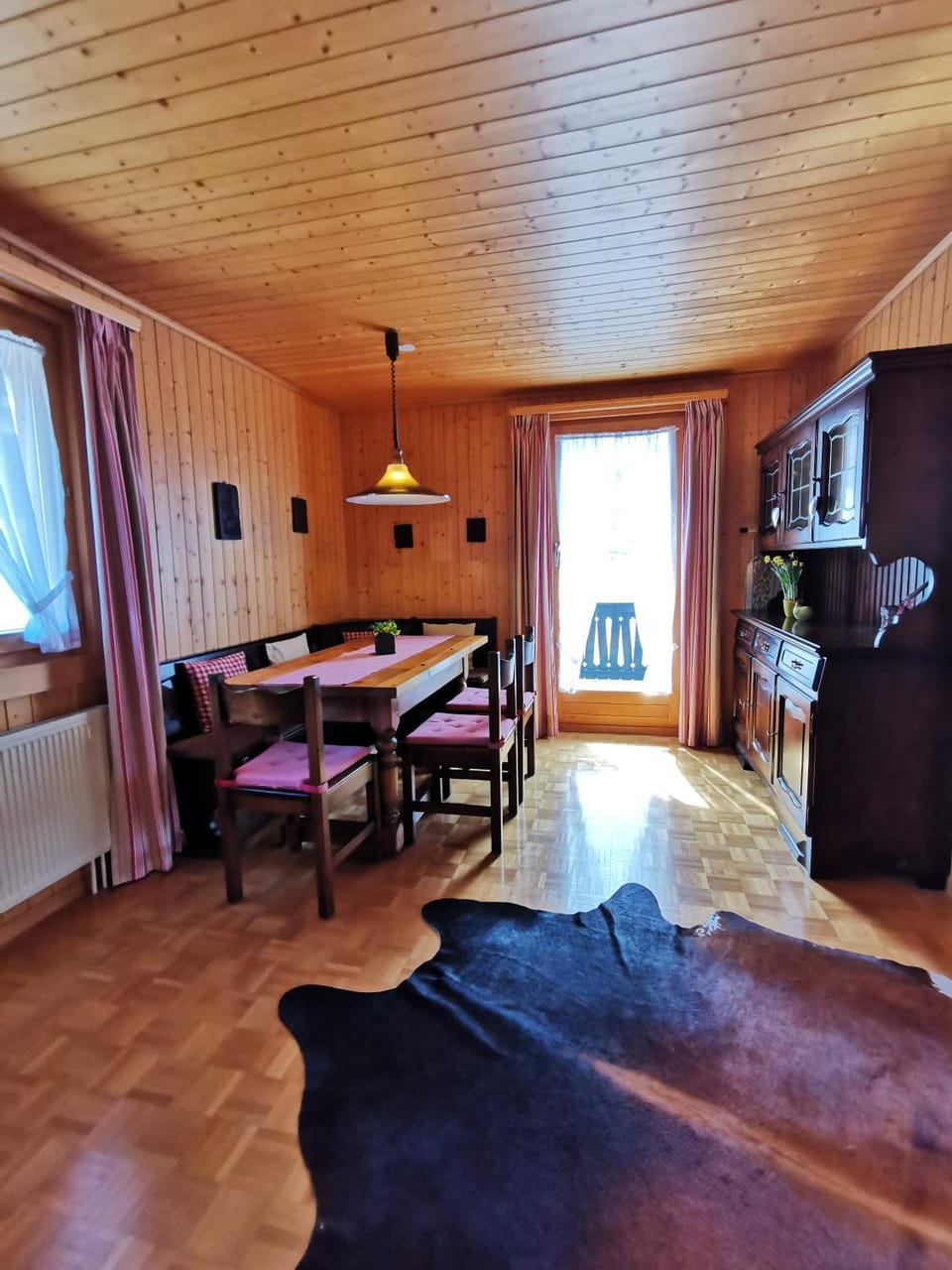 Seating area, Dining area, Breakfast
