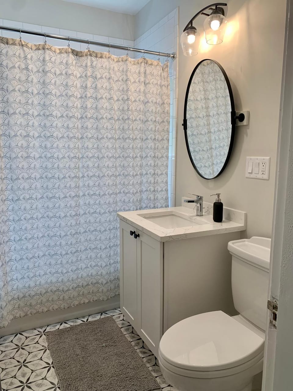 Lakeview Oasis In Arlington Apartment in Medford