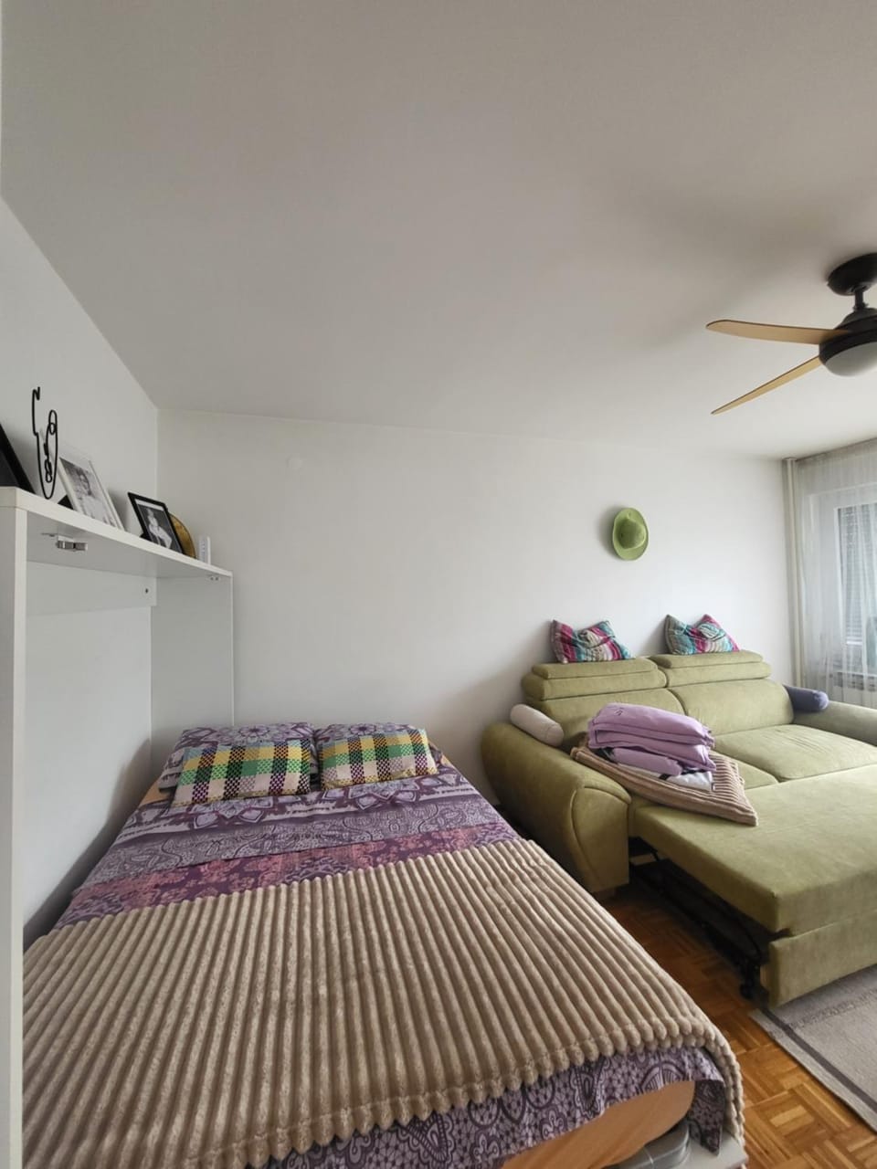 Dolly Apartment Airport Apartment in Slovenia