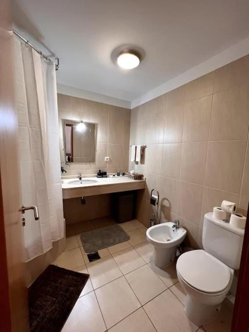 Toilet, Bathroom, bidet, towels