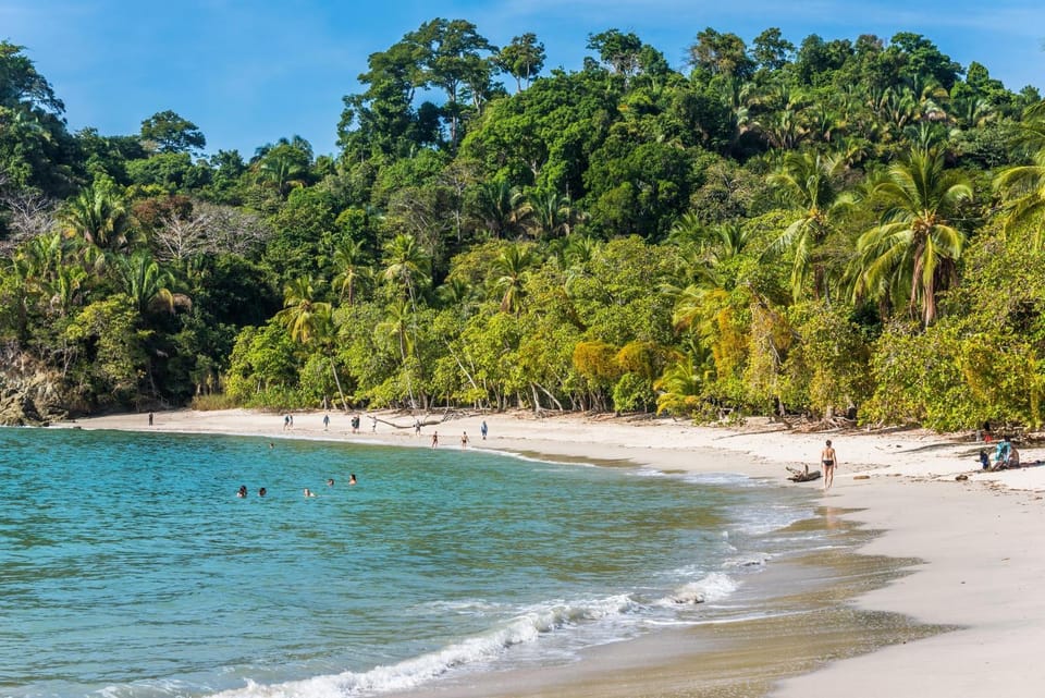 Cozy getaway w/pool-tennis-bbq near Manuel Antonio House in Quepos