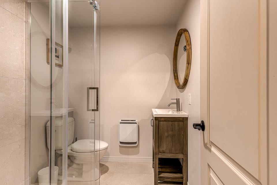 North House - Two bedroom Escape in the Heart of Old Quebec Apartment hotel in Quebec City