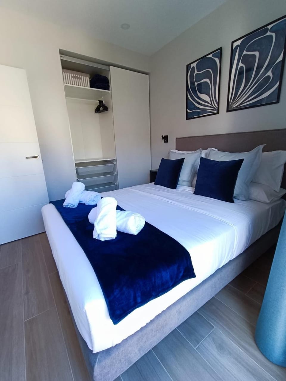 Bed, Photo of the whole room, Bedroom, towels, wardrobe