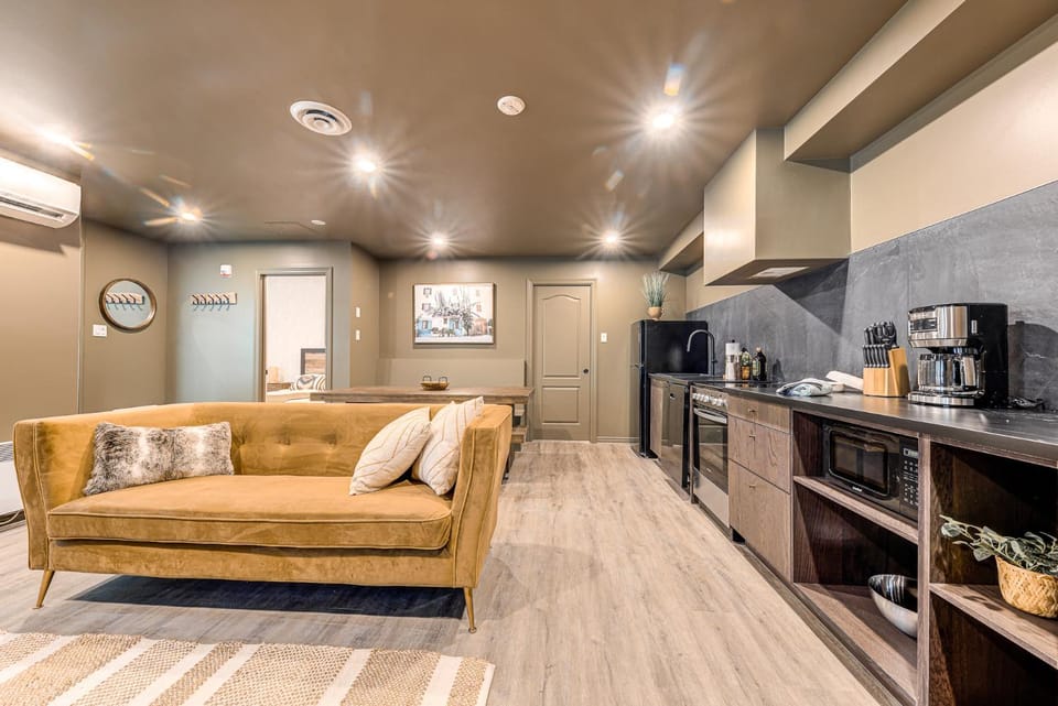 North House - St Ursule Two-Storey Oasis Apartment hotel in Quebec City