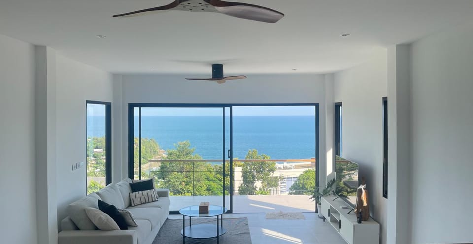 Day, Natural landscape, View (from property/room), Balcony/Terrace, Living room, Sea view, fireplace