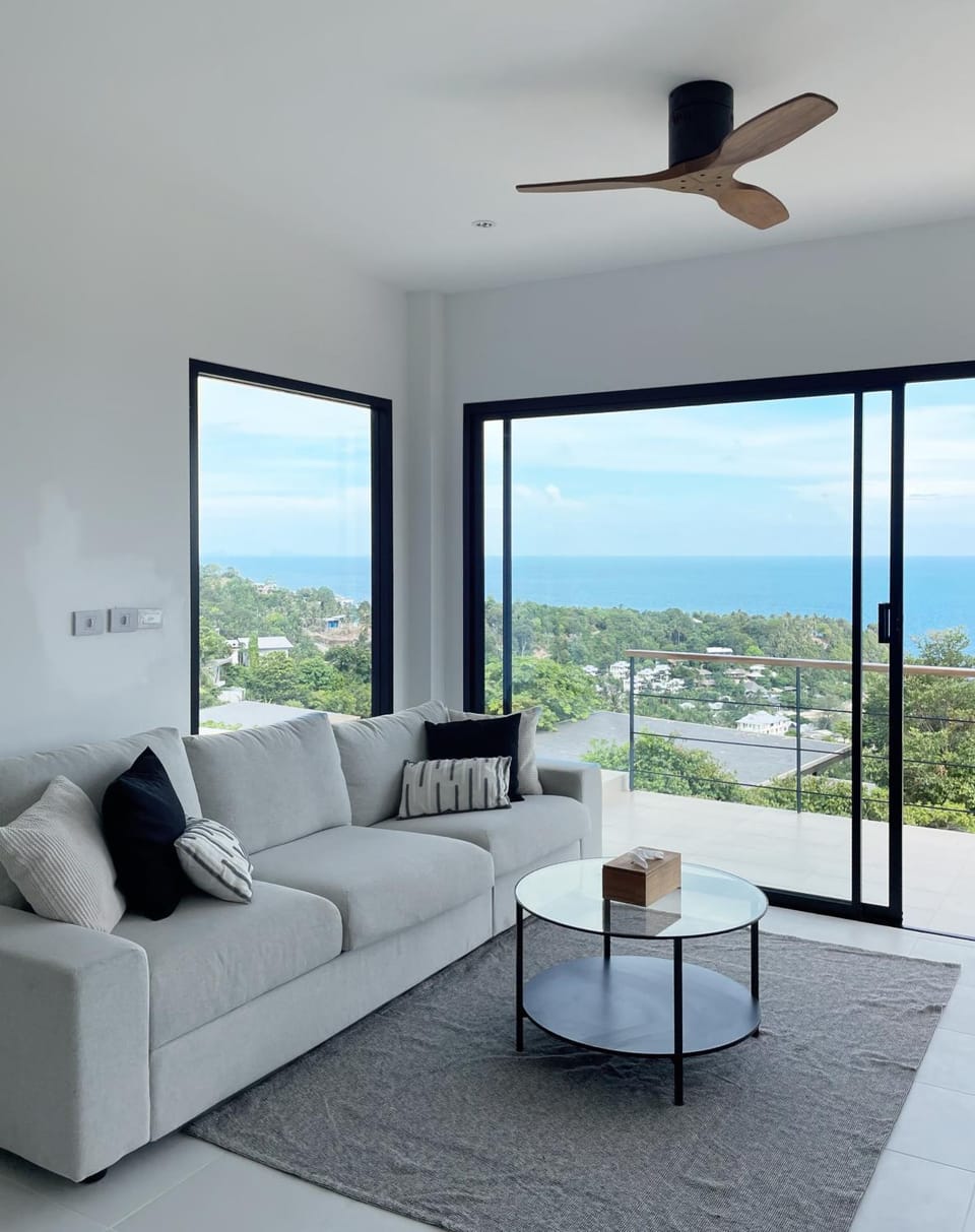 Day, Natural landscape, Living room, Seating area, Sea view, fireplace