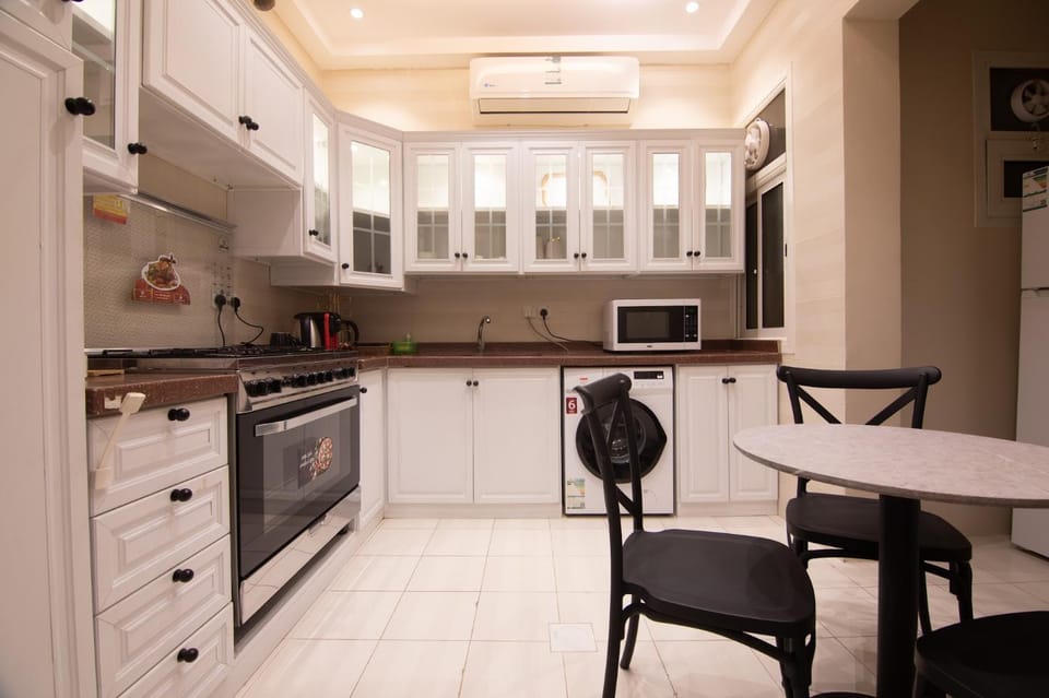 شقه 1فاخره بمدخل خاص وثلاث غرف نوم Apartment in Riyadh