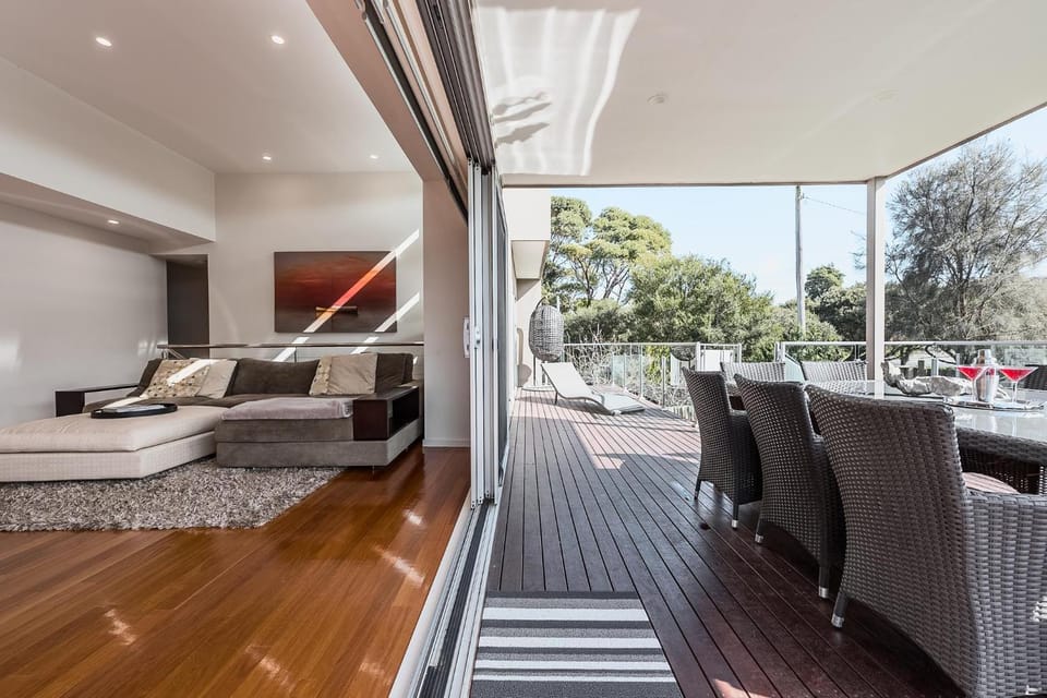 The Cosmopolitan - Stay in the Heart of Sorrento House in Portsea