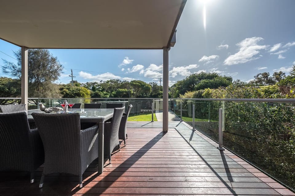 The Cosmopolitan - Stay in the Heart of Sorrento House in Portsea