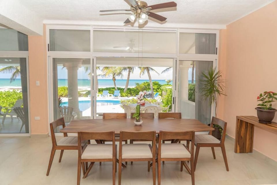 Villa Ixchel - right on the beach! Villa in State of Quintana Roo