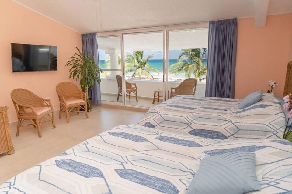Villa Ixchel - right on the beach! Villa in State of Quintana Roo