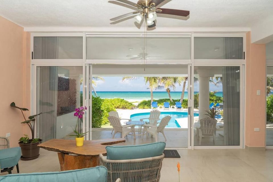 Villa Ixchel - right on the beach! Villa in State of Quintana Roo