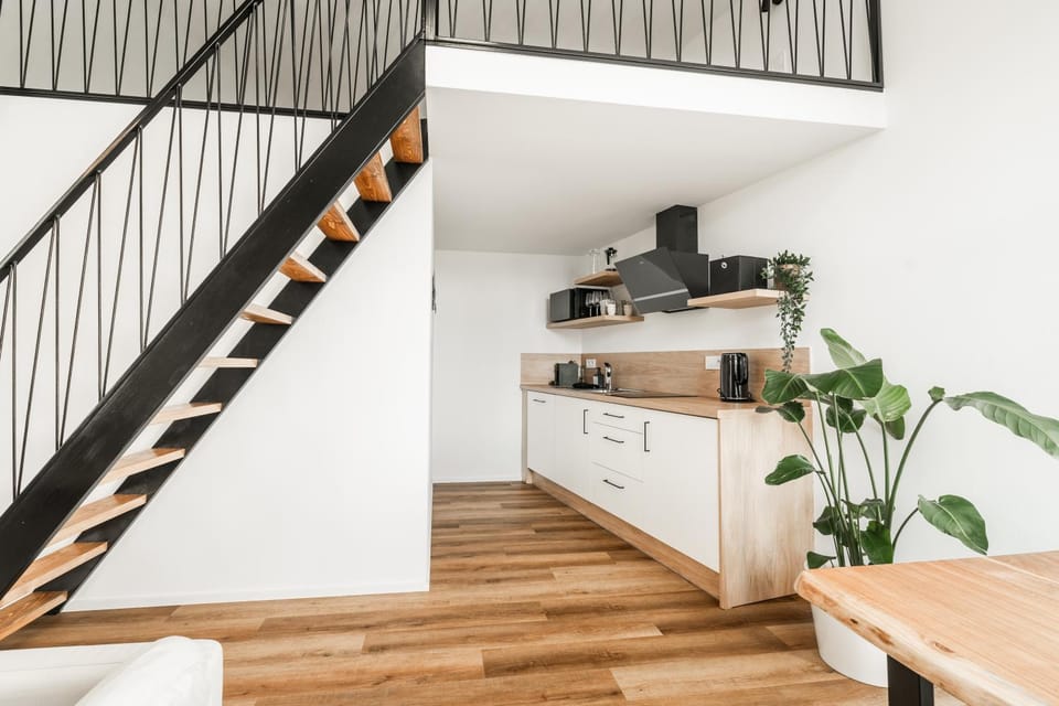 Kitchen or kitchenette, minibar, stove